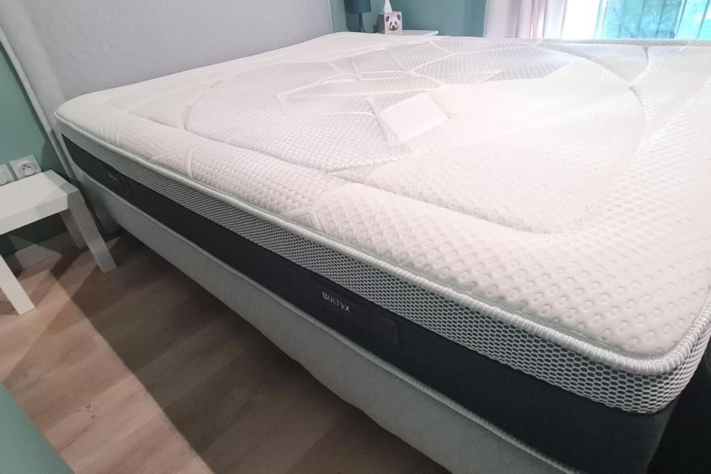 Charmant Logement Avec Jacuzzi Mantes-la-Jolie Exterior foto