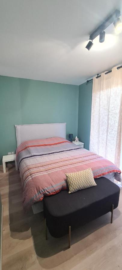 Charmant Logement Avec Jacuzzi Mantes-la-Jolie Exterior foto